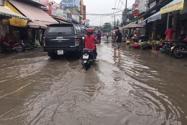 mưa lớn ở sài gòn-tinviettoday.vn