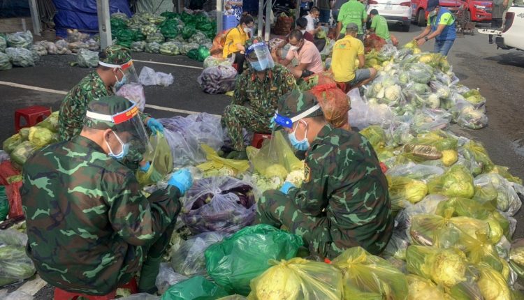 tp-thu-duc-quan-doi-tat-bat-no-luc-cham-lo-doi-song-nguoi-dan-tin-viet-today-vn-8