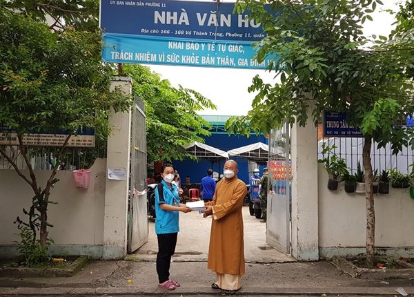 chua-giac-nguyen-ho-tro-nguoi-dan-kho-khan-tai-phuong-11-quan-tan-binh-tin-viet-today-vn-2