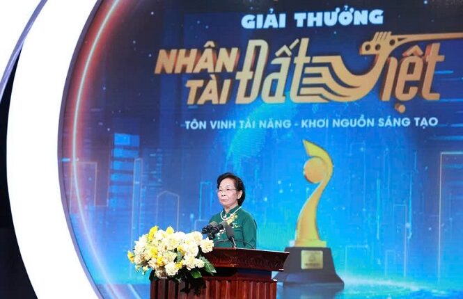 chu-tich-quoc-hoi-tran-thanh-man-du-le-trao-giai-nhan-tai-dat-viet-nam-2025-2