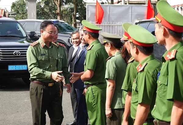 Thứ trưởng Phạm Thế Tùng thăm và làm việc tại Công an xã Hiệp Thạnh, tỉnh Lâm Đồng